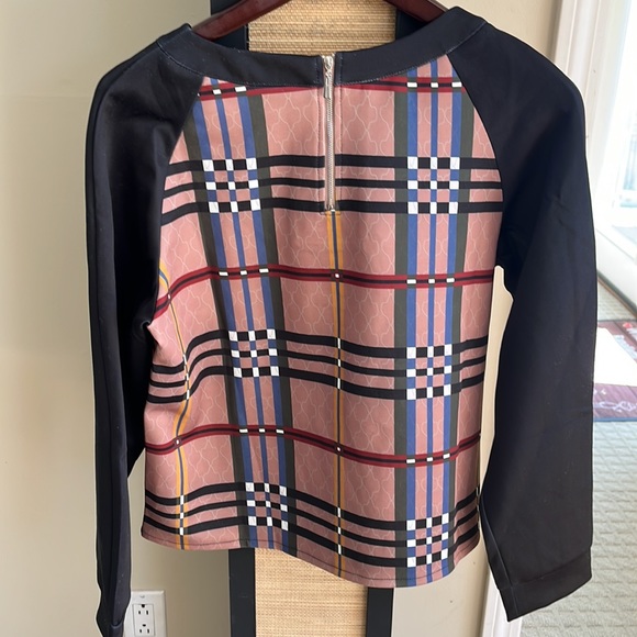 Nancy Zhang designer, new top size large - Picture 2 of 5